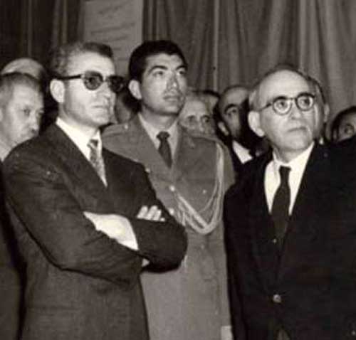 بیوگرافی اکبر اعتماد