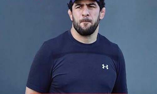 دنیس چارگوش سرمربی