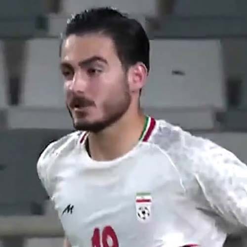 کسری طاهری مهاجم