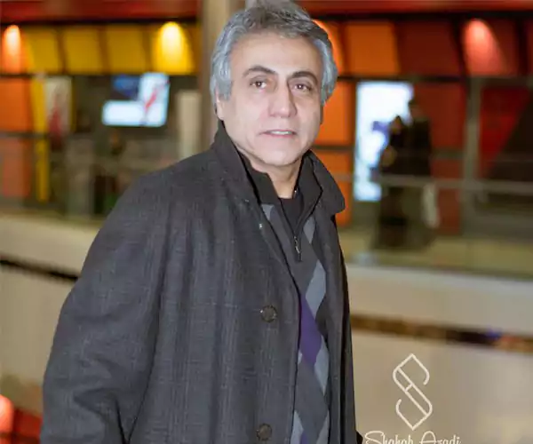 بیژن امکانیان بازیگر فیلم گل های داوودی در نقش جواد