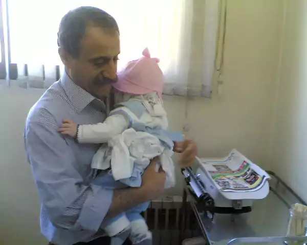 دکتر حسن نویدنیا متخصص کودکان
