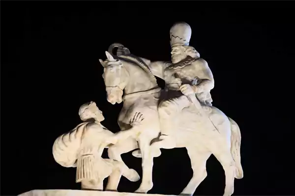 مجسمه والرین چیست و هدف از نصب آن در میدان انقلاب چه می باشد؟ + عکس مجسمه والرین