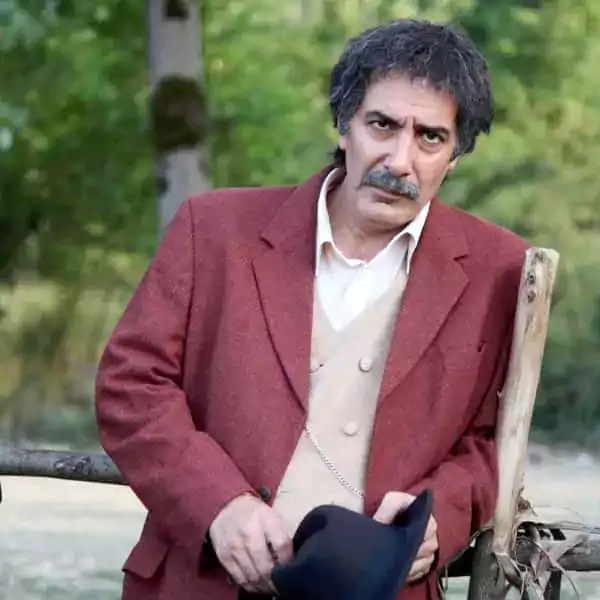 بهنام تشکر در نقش ناصر کاظمی/ امیر بازیگر سریال دزد و پلیس