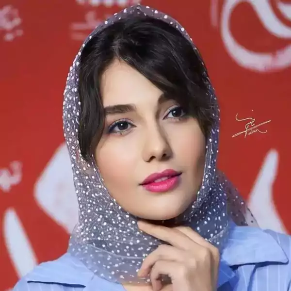 بیوگرافی ونوس کانلی