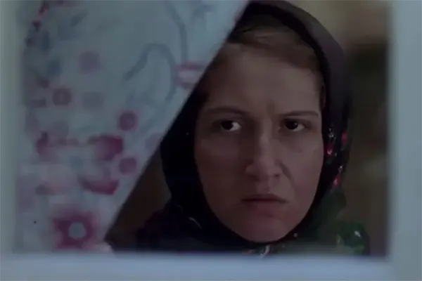 بیوگرافی مریم اکبری بازیگر نقش نرگس در فیلم آواز گنجشک ها +‎سرنوشت نرگس در فیلم آواز گنجشکها